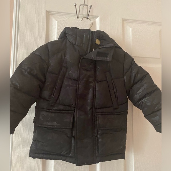 NWT black camo Appaman summit puffer coat in size 2T - Picture 7 of 9